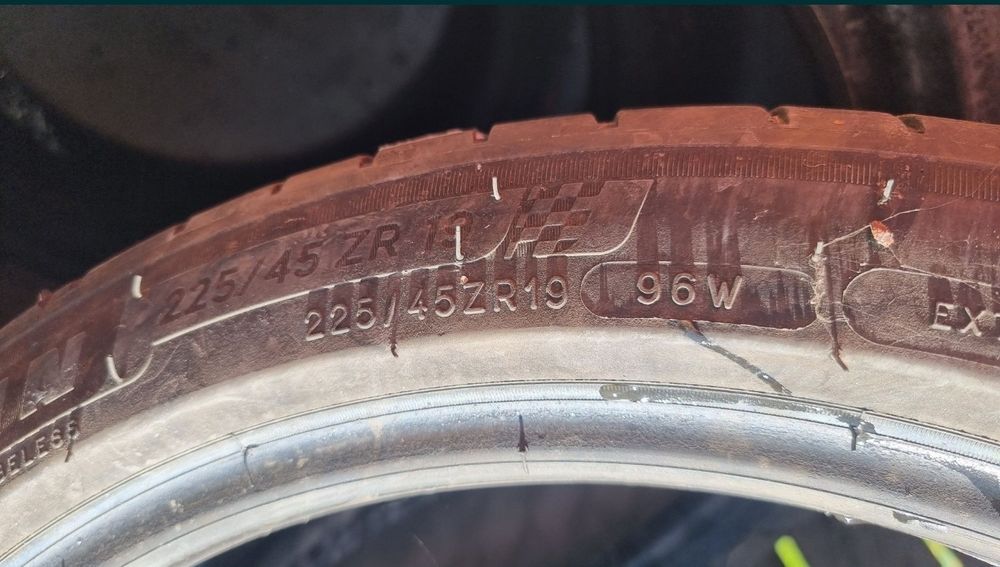 Anvelope Michelin Pilot Sport 4  225/45 ZR19