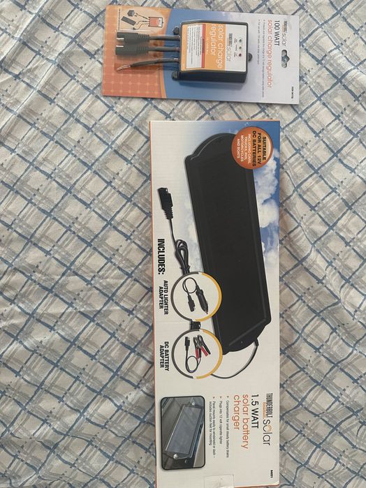 Слънчев Панел  и регулатор зареждащ акумулатор за кола,лодка и д-р.