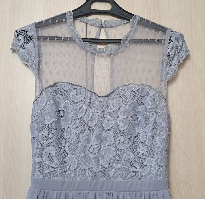 Елегантни, вечерни, официални рокли