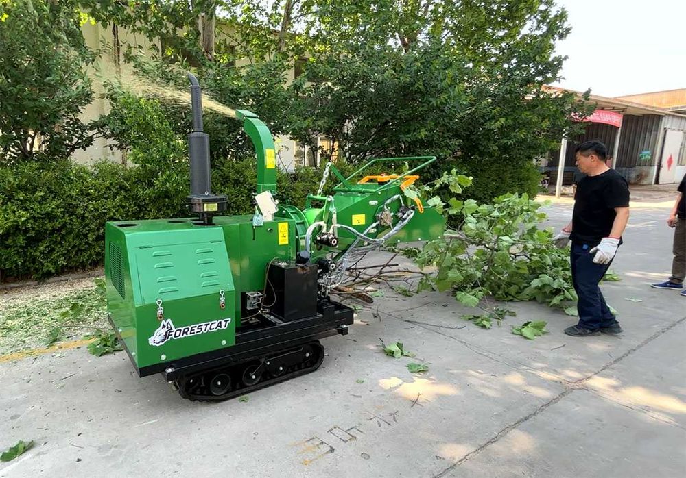 Нова Професионална Самоходна дробилка на клони FOREST CAT40.CN -40к.с.