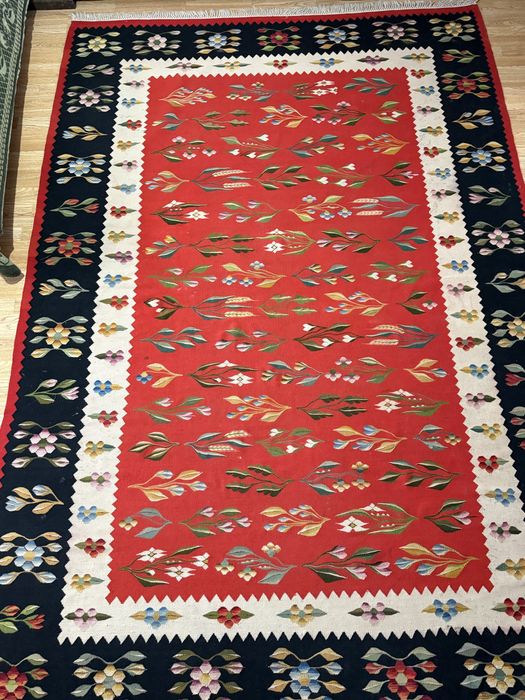 Vand covor lana de 100 de ani