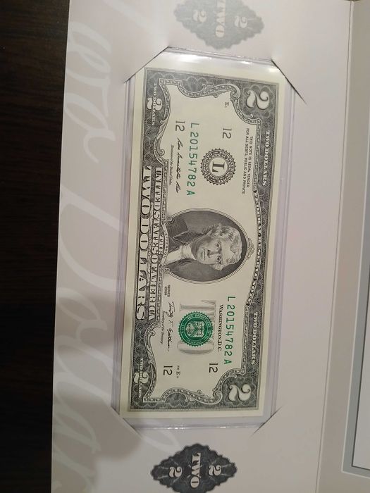 Bancnota 2 dolari in pliant emisa de rezerva bancii federale americane