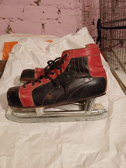 Продам коньки или обмен на лыжные ботинки 42р