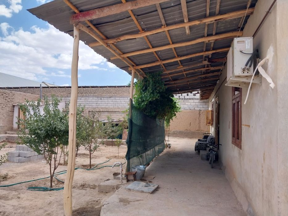 Ховли абмен йоки сотилади