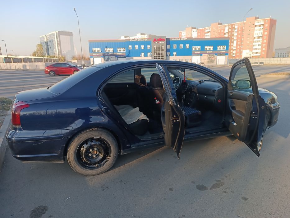 Продам Тойота Авенсис 2008