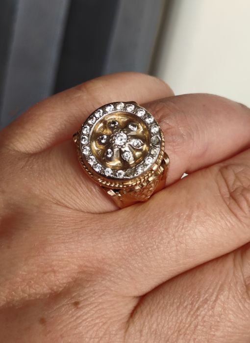 Продам золотой перстень