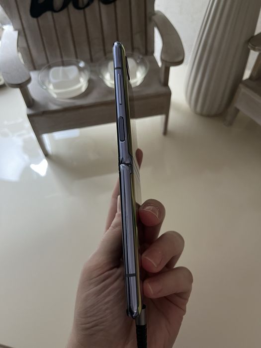 Самсунг Zflip