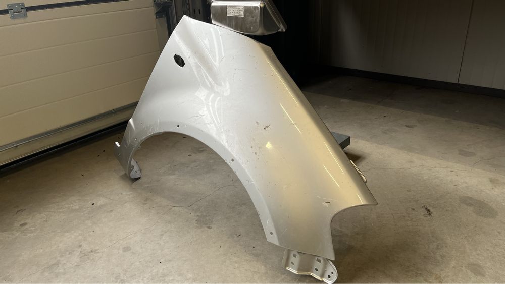 2 броя десен калник Suzuki SX4 (2006-2012)