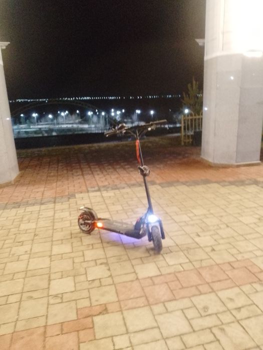 Продам электросамокат kugoo m4