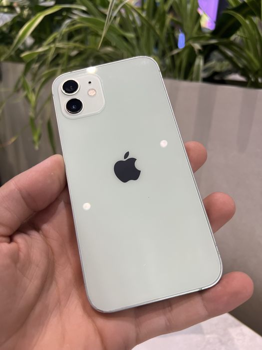 Iphone 12.
