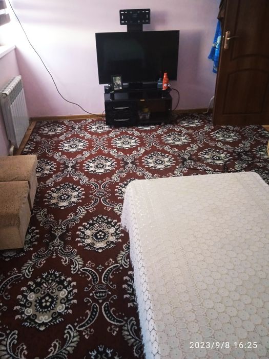 Истиклол стадиони рупарасида Уй сотилади