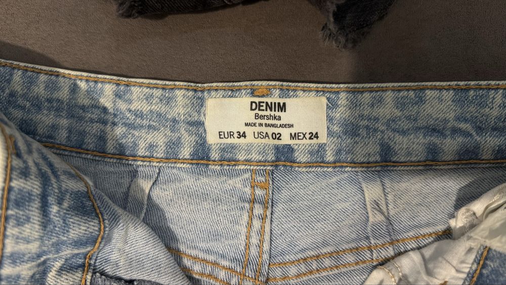Шорты H&M черные / Bershka голубые