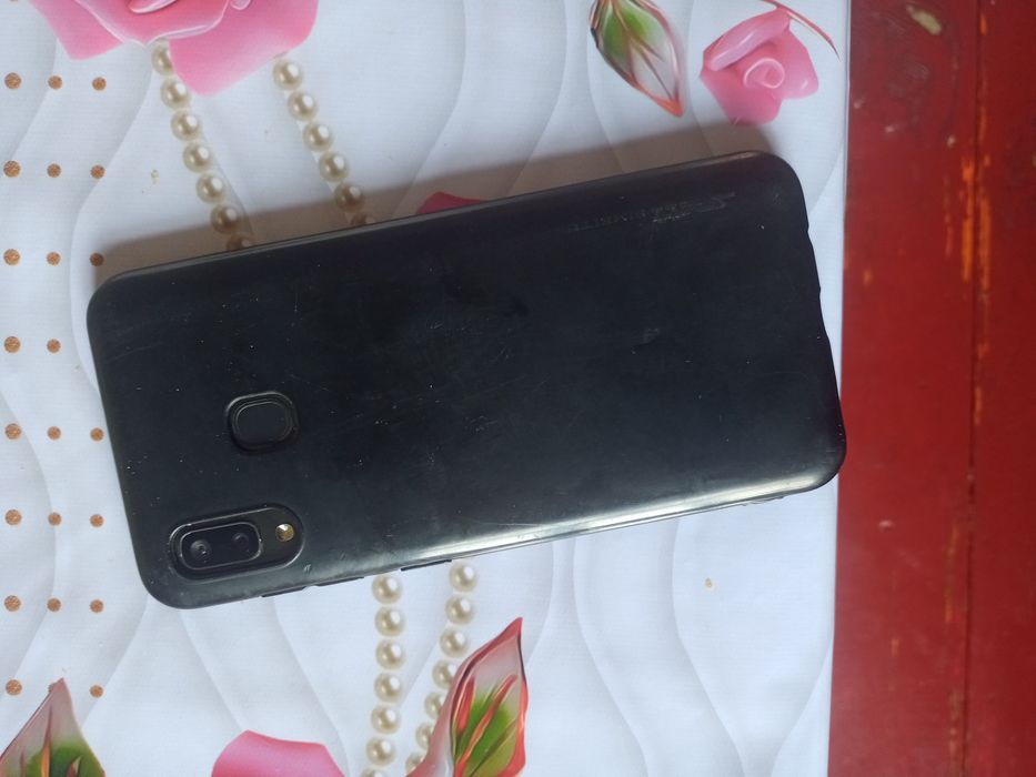 Самсунг  а20 батарейка неработает