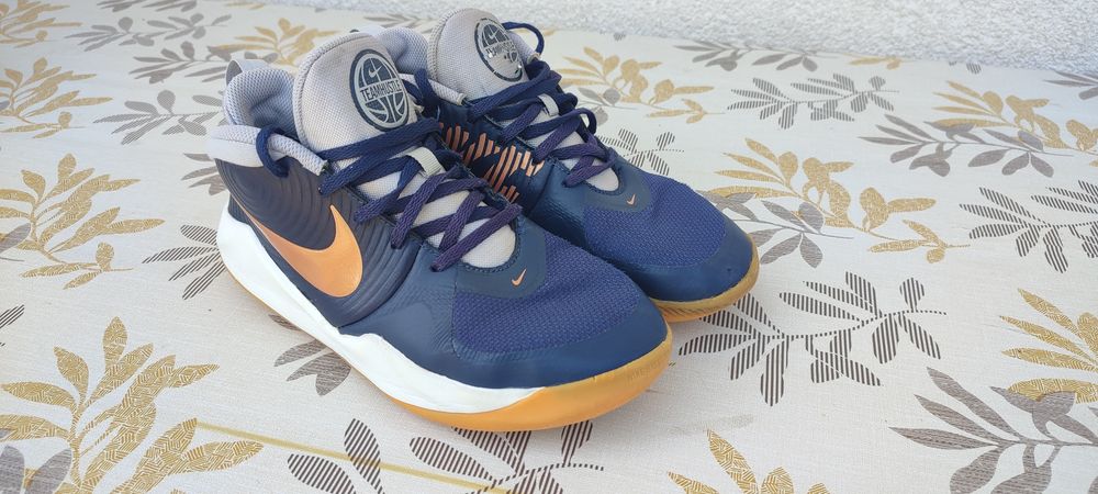 papuci nike teamhustle