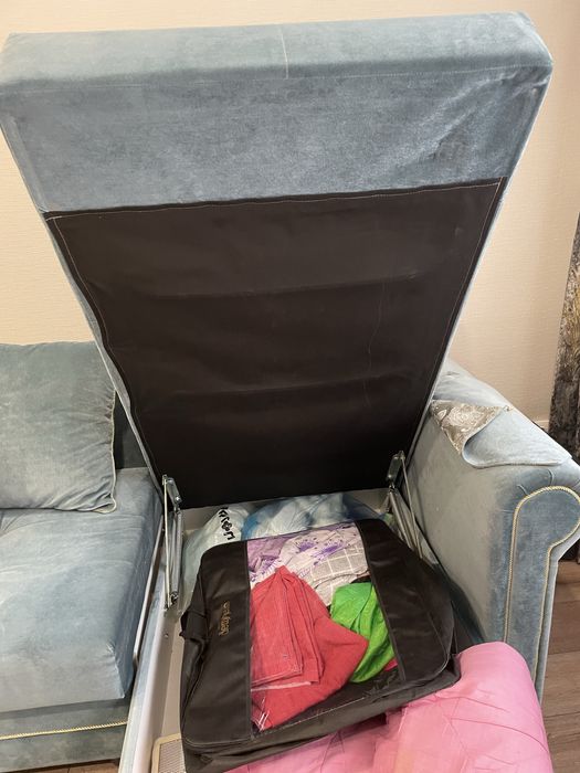 Продаю диван 4 метра