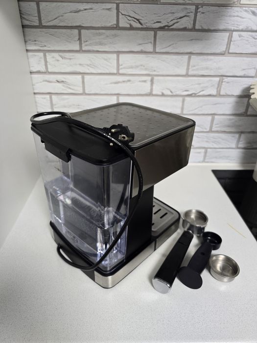 Продам кофеварку SOKANY.