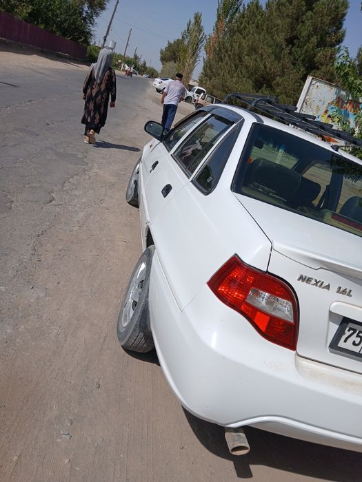 Nexia 2 sotiladi yaxshi