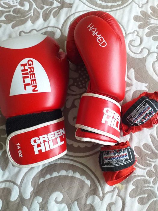 Боксерские перчатки