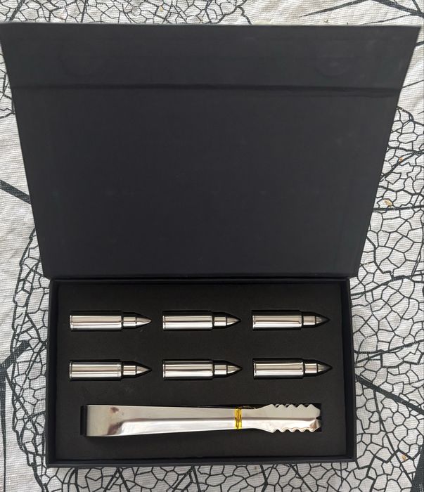 Стоманени кубчета за лед с форма на куршум