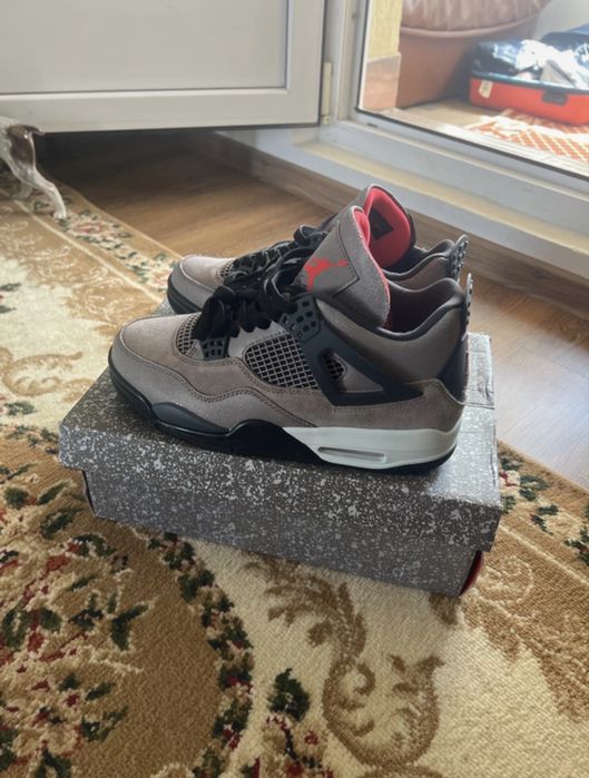 Nike Air Jordan 4 Taupe Haze Infrared