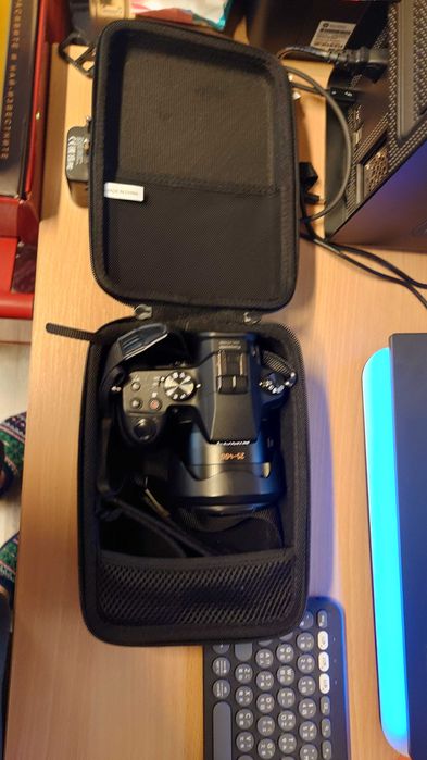 Камера Panasonic DMC-FZ1000