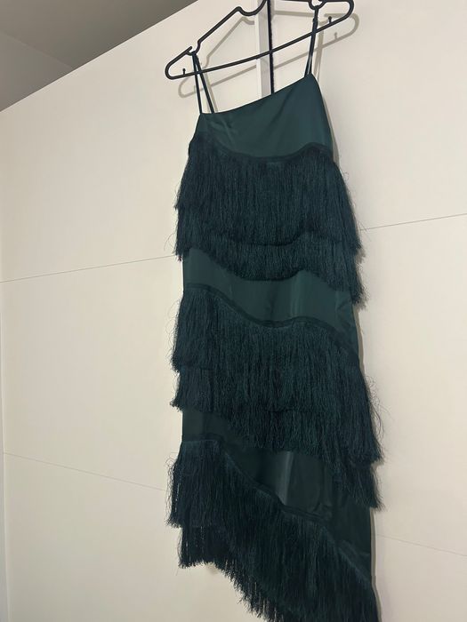 Зелена рокля с ресни