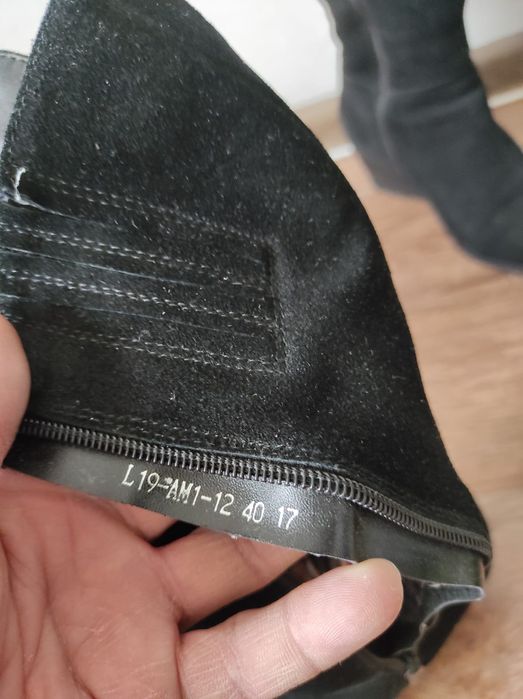 Сапоги черные на танкетке