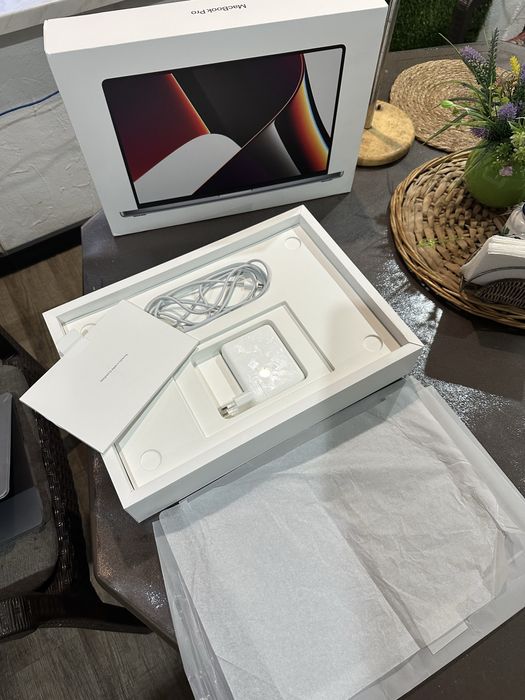 Macbook Pro 16 m1 pro 32/512 EAC