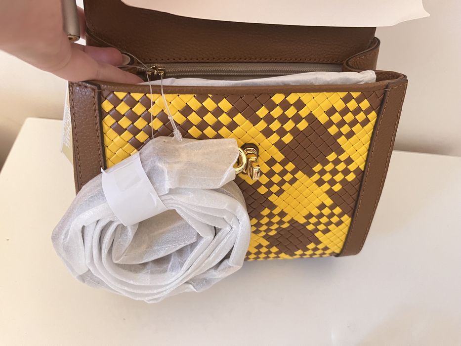 Нова кожена чанта Michael Kors