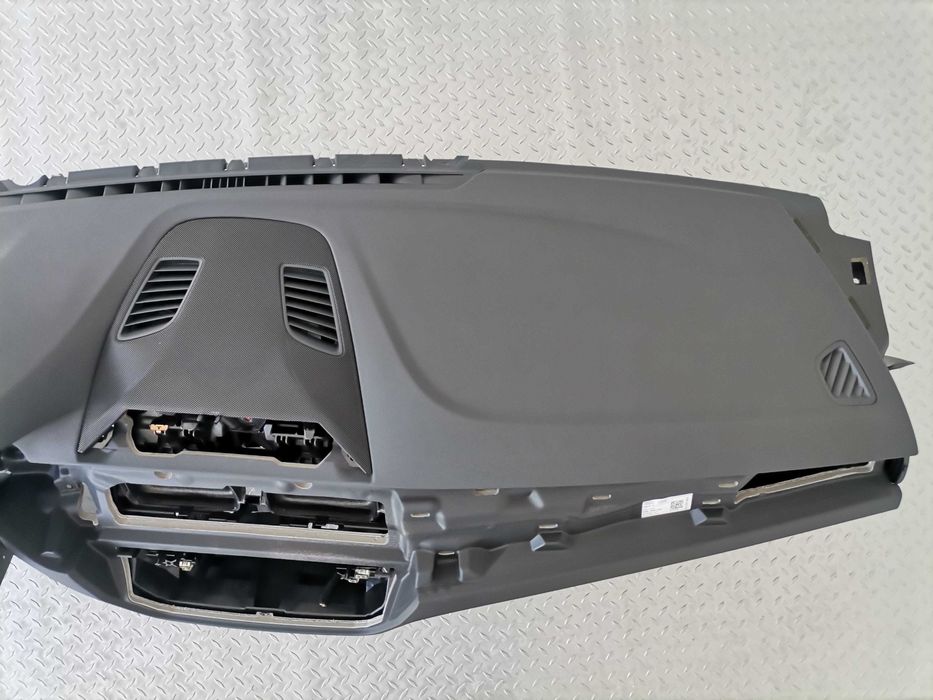 Ново Табло BMW 5 G30 G31 G38 Lci без HUD Черно гума