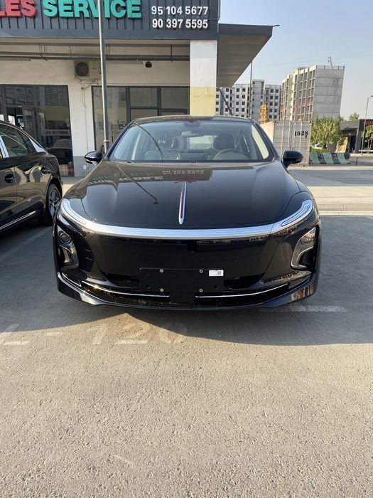 hongqi e-qm5 2025 restyling