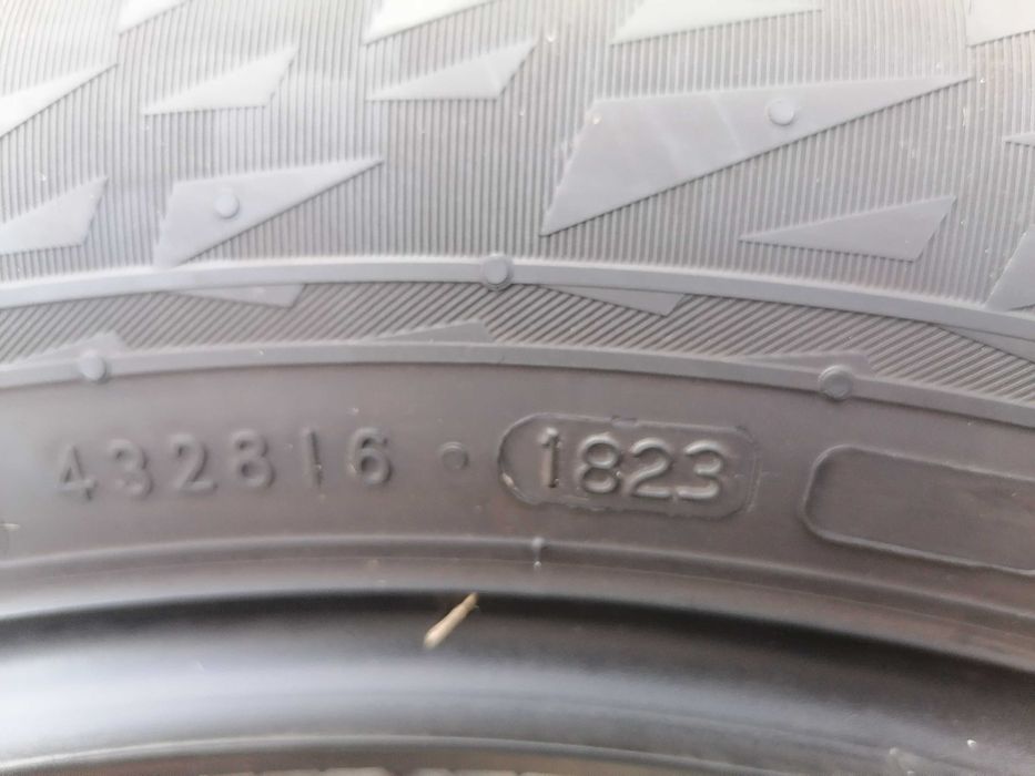 2 бр. Nokian 235/55R19 DOT 1823