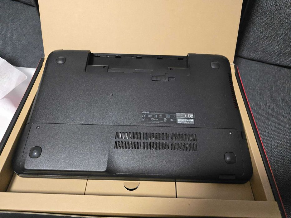 Laptop ASUS ROG G551JW