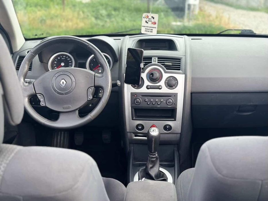 Renault preț 2300 €