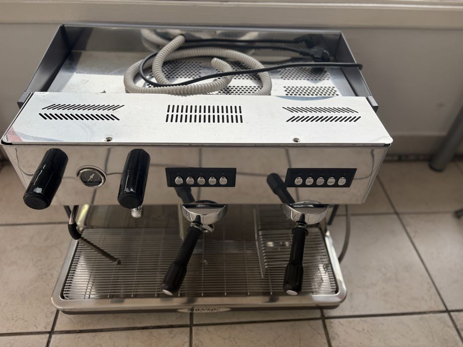 Aparat cafea profesional 2 grupuri