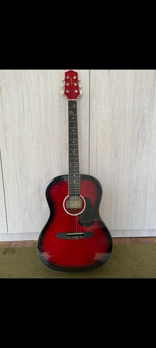 Продаётся Акустическая гитара