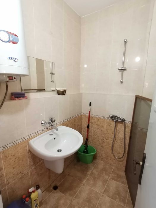 Дава се под наем Двустаен апартамент в Бургас, Лазур - 70 кв.м за 200 € - Снимка #6