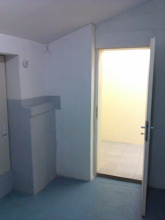 Дава се под наем Магазин в Шумен, Боян Българанов 2 - 52 кв.м за 255 € - Снимка #11