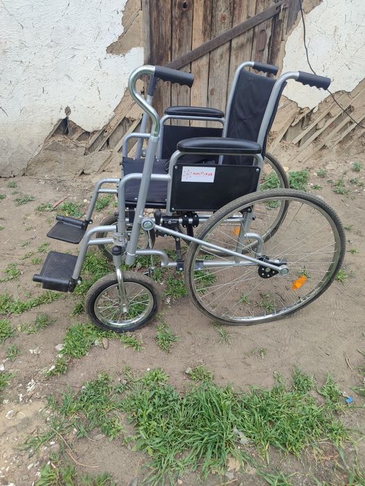 Продается инвалидные коляски с рычагом