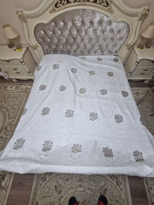 Продаеться подкрывало для кровати