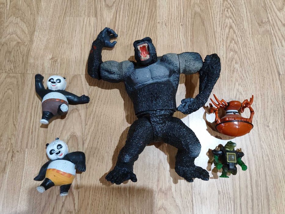 Кинг Конг и другие фигурки