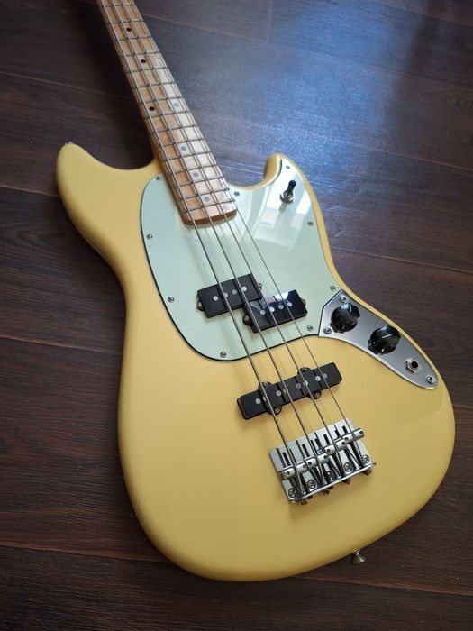 Бас китара Fender Special Edition Mustang Bass PJ  Buttercream