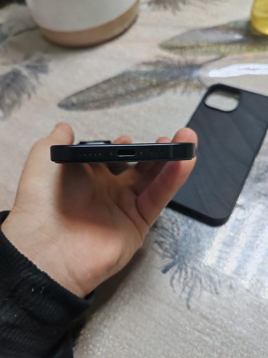 Продам Айфон 15 с гарантией