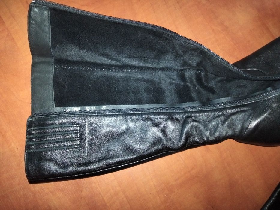 Продам демисезонные сапоги