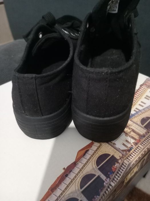 Продам обувь женскую