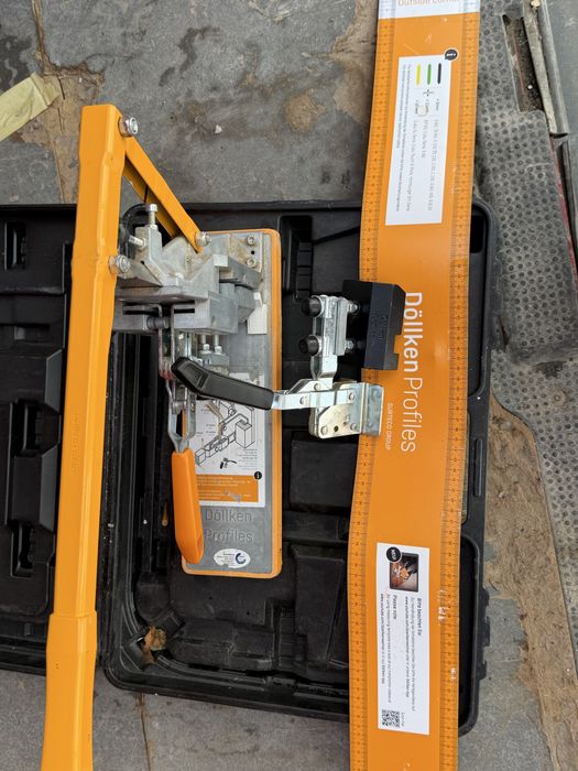 Dollken  ghilotina plinta