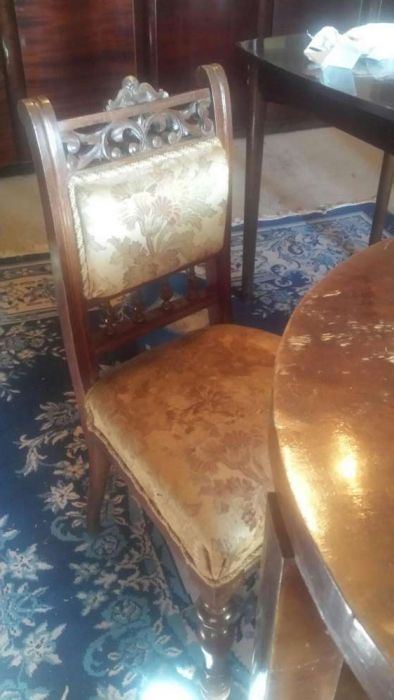 De vânzare mobilă din nuc