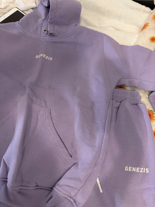 Анцунг спортен лилав екип от две части GENEZIS