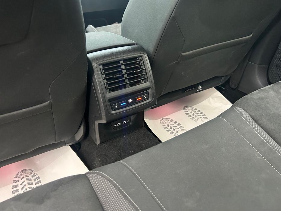 VW Golf 8 1.5 eTSI 150cp