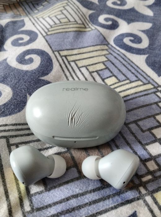 Наушники realme б/у
